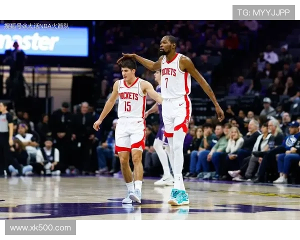 进攻亮眼关键犯规拖累胜利